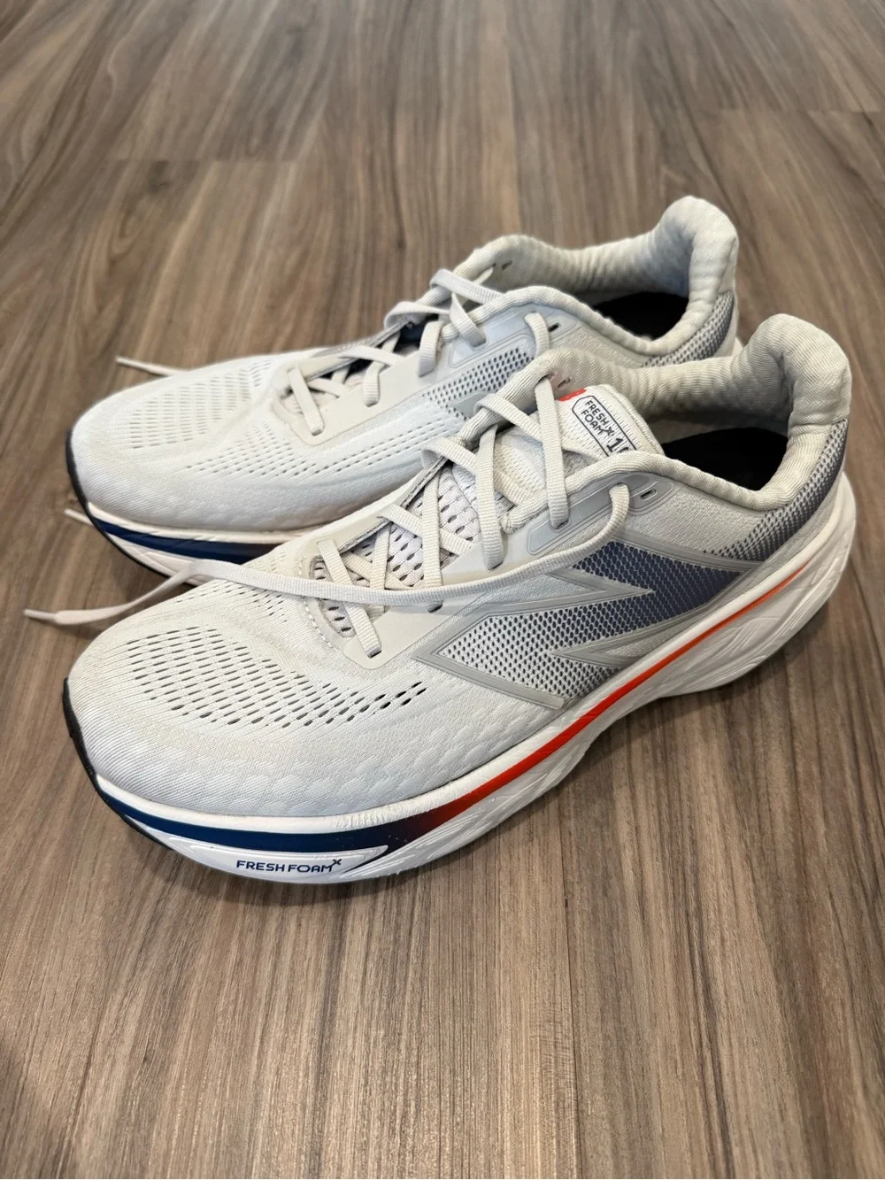 New Balance Men's Fresh Foam X 1080 v14 Gray/White - Size 11